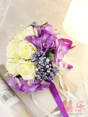 The Gift of Love - Purple Cream Rose Bud Hand Bouquet~New!